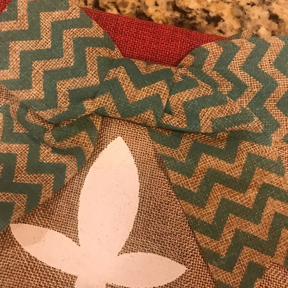 ▪️Burlap “S” Small Flag